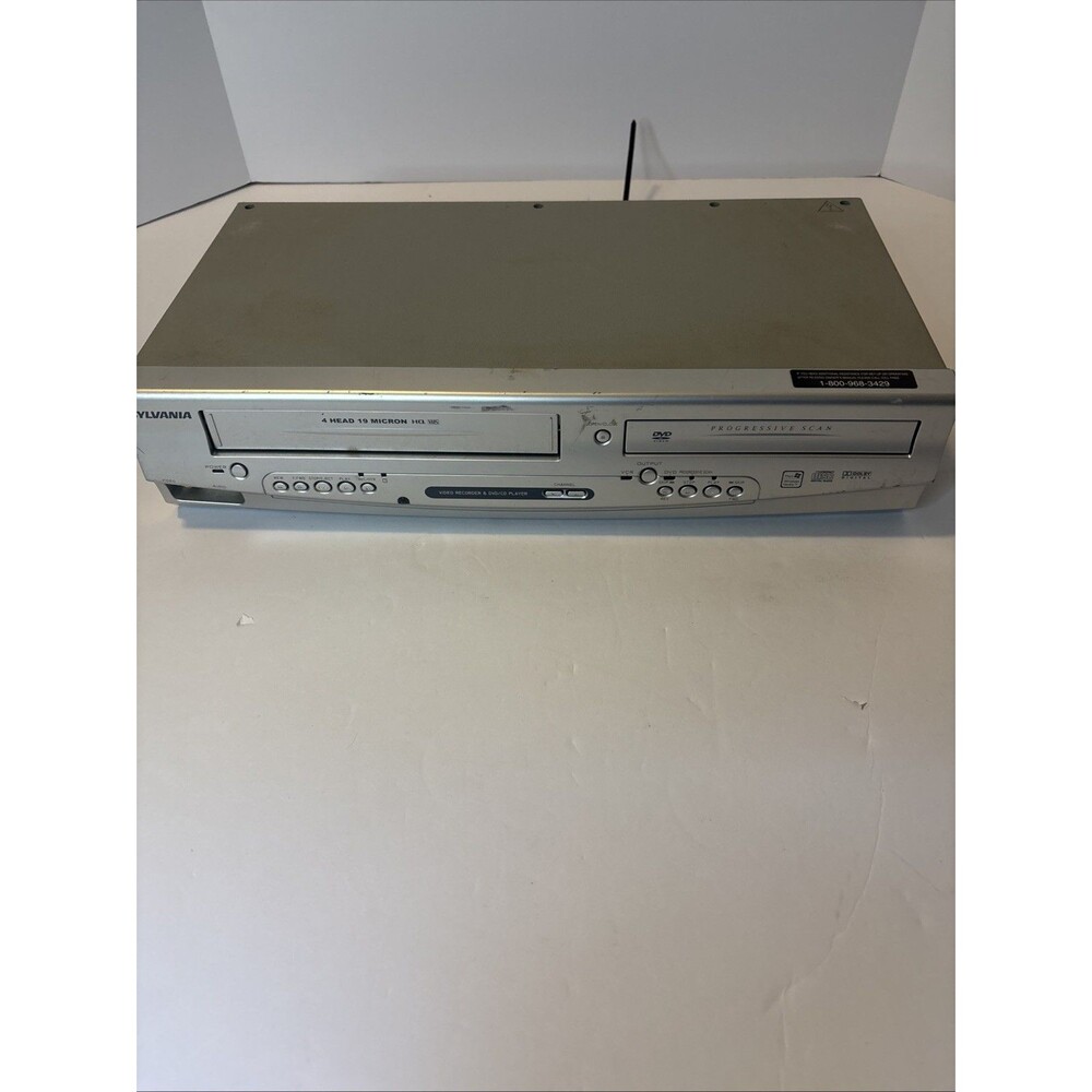 SYLVANIA VCR DVD Player Recorder Progressive Scan DVC841G Combo Tested Used